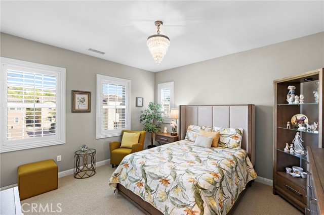 42 Castellana, Lake Forest CA: https://media.crmls.org/medias/665c8bd9-5671-4067-8fe8-701004a3302a.jpg