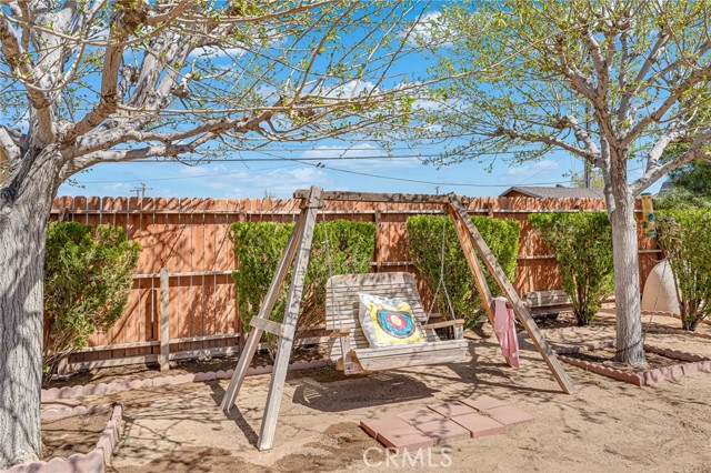 Detail Gallery Image 33 of 47 For 20936 Wigwam St, Apple Valley,  CA 92307 - 3 Beds | 2 Baths