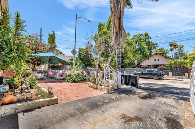 2660 Newell Street, County - Los Angeles CA: https://media.crmls.org/medias/665d6060-0468-44a4-88a6-8d41506a3ddd.jpg