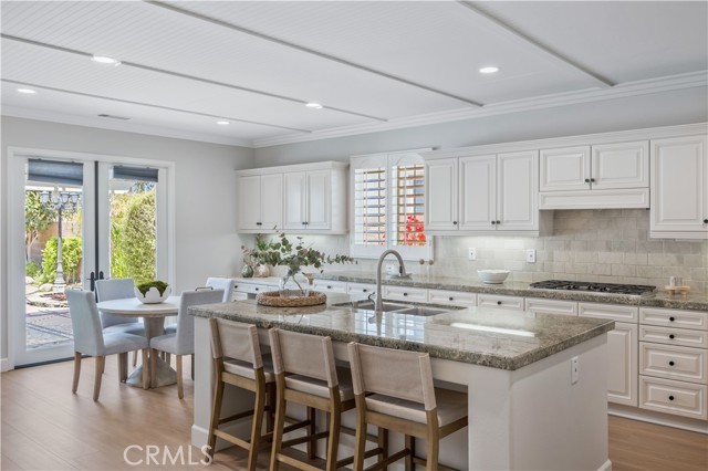 9 Whitford, Irvine CA: https://media.crmls.org/medias/665d8b33-16bb-4c0b-83cf-35dd1136b7b8.jpg