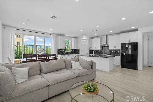 Detail Gallery Image 11 of 45 For 24205 Selwood Dr, Corona,  CA 92883 - 3 Beds | 2 Baths