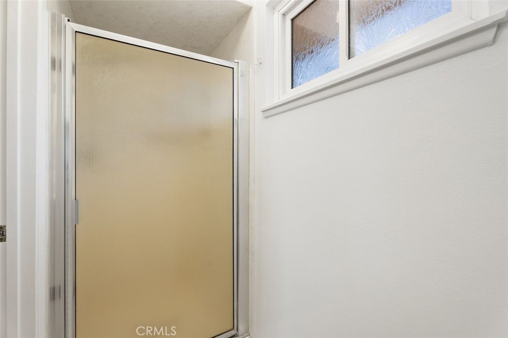 https://media.crmls.org/medias/665e2439-8333-4391-abd2-4c5745c1a1b2.jpg?preset=X-Large