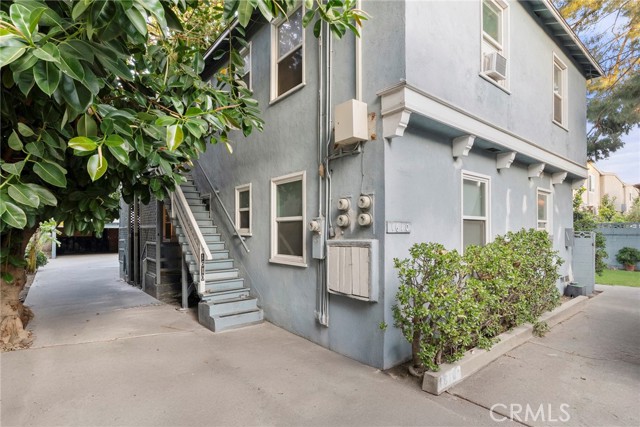 1608 Grismer Avenue, Burbank CA: https://media.crmls.org/medias/665eb0a1-dfe2-4971-8cbd-90b138bb44fb.jpg