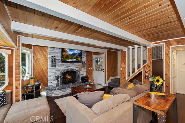 Detail Gallery Image 8 of 48 For 421 Northern Cross Dr, Big Bear Lake,  CA 92315 - 3 Beds | 2 Baths