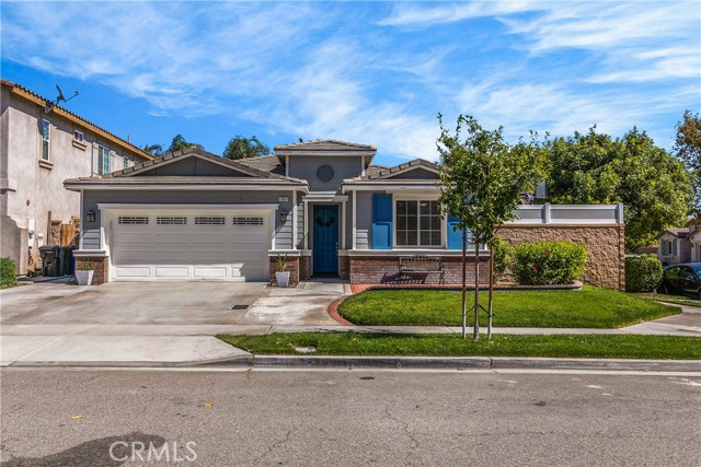 11017 Persimmon Ln, Fontana, CA 92337