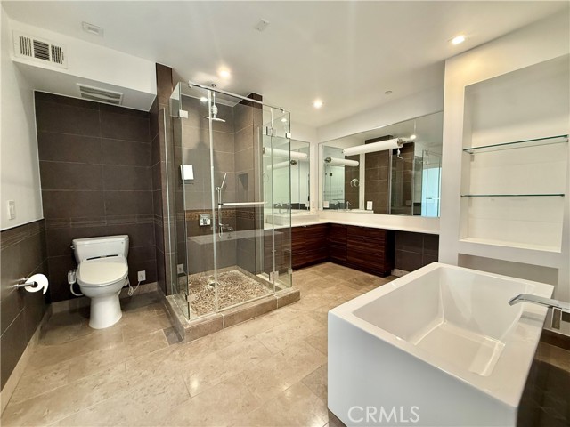 Detail Gallery Image 36 of 37 For 1035 Figueroa Ter #4,  Los Angeles,  CA 90012 - 3 Beds | 2/1 Baths