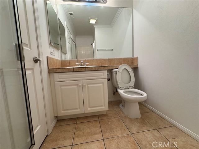 Detail Gallery Image 22 of 57 For 22219 Trinity Pl, Saugus,  CA 91390 - 5 Beds | 3 Baths