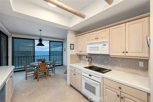 Detail Gallery Image 35 of 60 For 727 Esplanade #302,  Redondo Beach,  CA 90277 - 2 Beds | 2 Baths