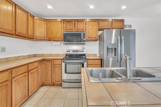 Detail Gallery Image 20 of 47 For 22311 Devonshire St #36,  Chatsworth,  CA 91311 - 3 Beds | 2 Baths