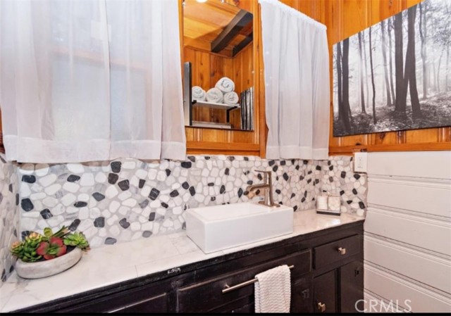 Detail Gallery Image 13 of 16 For 638 Rose Hill, Crestline,  CA 92325 - 1 Beds | 1 Baths