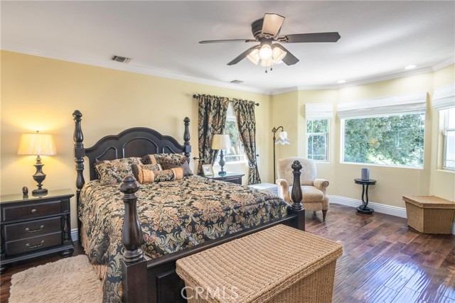 Detail Gallery Image 15 of 29 For 13542 Ashbrook Ln, Moorpark,  CA 93021 - 4 Beds | 3/1 Baths