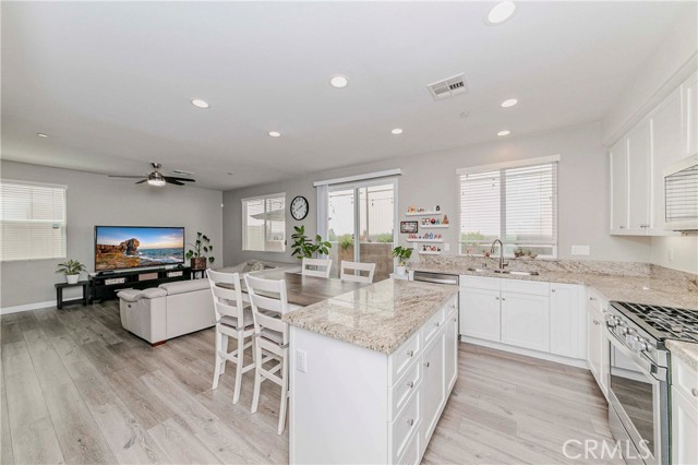 815 255th Street, Harbor City CA: https://media.crmls.org/medias/66618a8b-113b-48c5-a44f-341a00123a0d.jpg