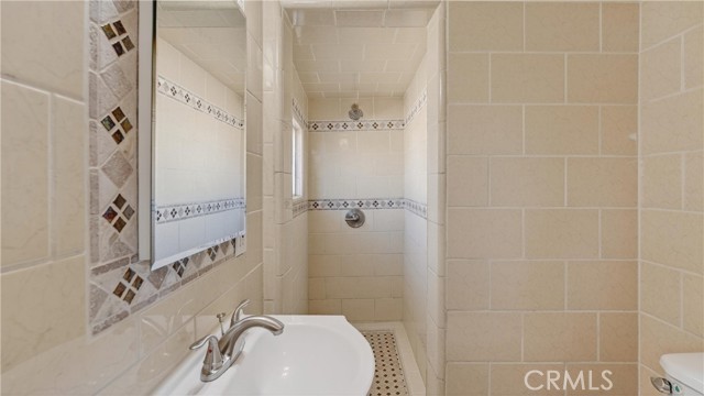 Detail Gallery Image 21 of 39 For 400 N Peach Knl, Anaheim,  CA 92805 - 4 Beds | 2 Baths