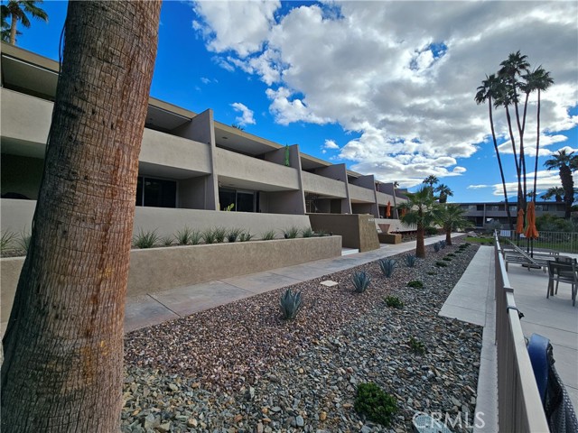 Detail Gallery Image 33 of 38 For 197 W via Lola #17,  Palm Springs,  CA 92262 - 2 Beds | 2 Baths