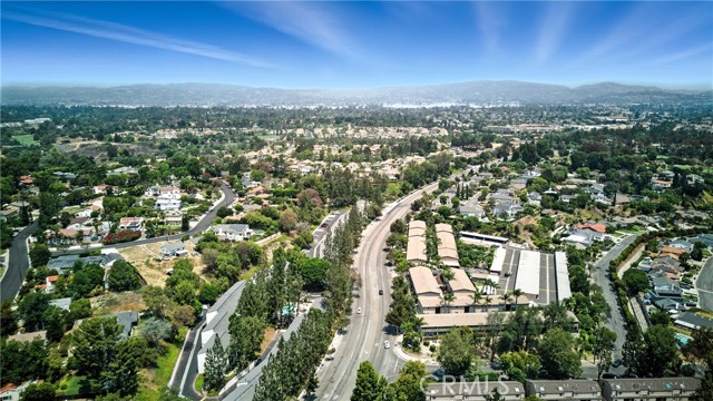 1727 Brea Boulevard, Fullerton CA: https://media.crmls.org/medias/66629bfe-4547-4444-a153-be8d59a22e0a.jpg