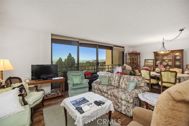 Detail Gallery Image 11 of 70 For 24055 Paseo Del Lago #411,  Laguna Woods,  CA 92637 - 1 Beds | 1/1 Baths