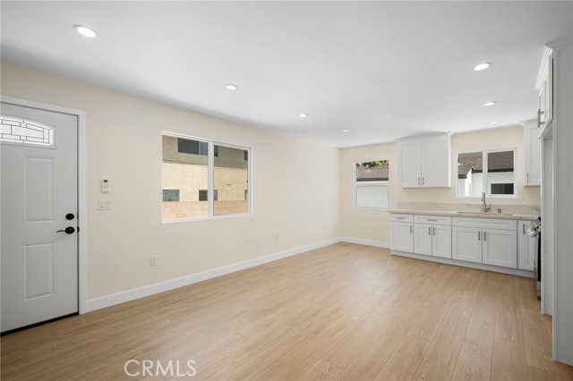Detail Gallery Image 4 of 15 For 1007 W Angeleno Ave #102,  Burbank,  CA 91506 - 1 Beds | 1 Baths