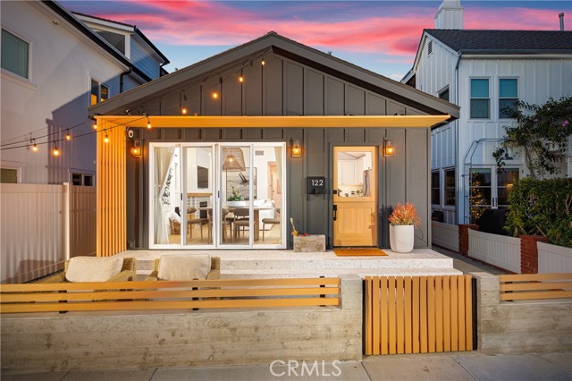 Detail Gallery Image 4 of 33 For 122 E Bay Ave, Newport Beach,  CA 92661 - 2 Beds | 1 Baths