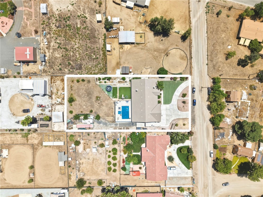https://media.crmls.org/medias/66655161-f7da-4cc2-9b84-81402d828709.jpg?preset=X-Large