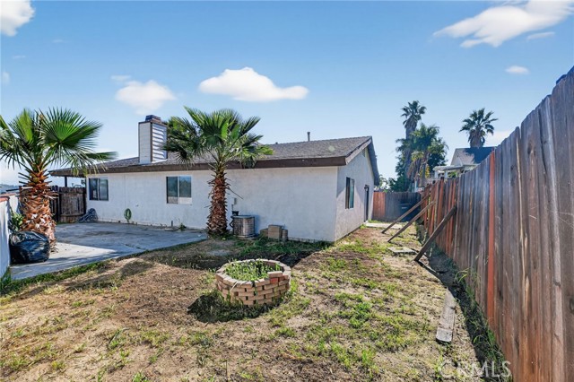 Detail Gallery Image 22 of 31 For 15505 Shadow Mountain Ln, Lake Elsinore,  CA 92530 - 3 Beds | 2 Baths