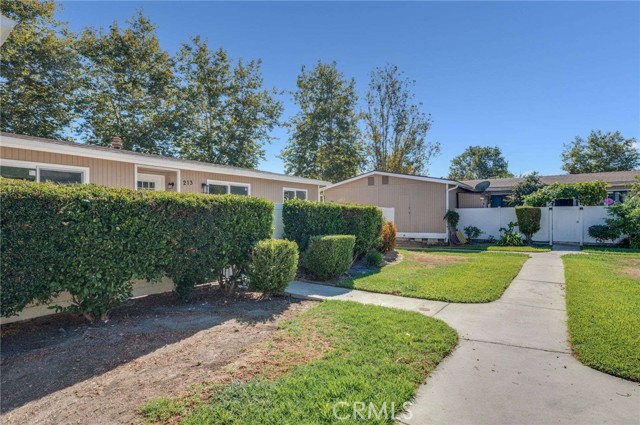 Detail Gallery Image 27 of 32 For 25841 via Lomas #213,  Laguna Hills,  CA 92653 - 2 Beds | 2 Baths