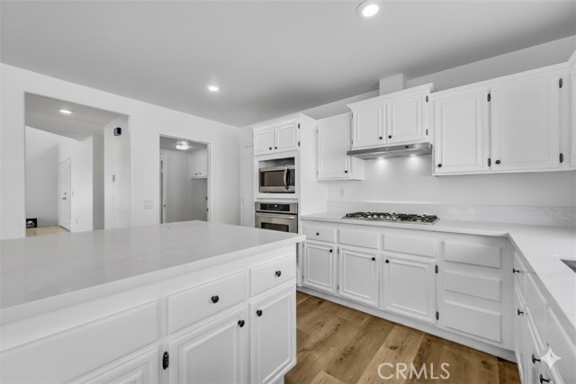 Detail Gallery Image 6 of 28 For 20144 Hill Spring, Wildomar,  CA 92595 - 5 Beds | 3 Baths