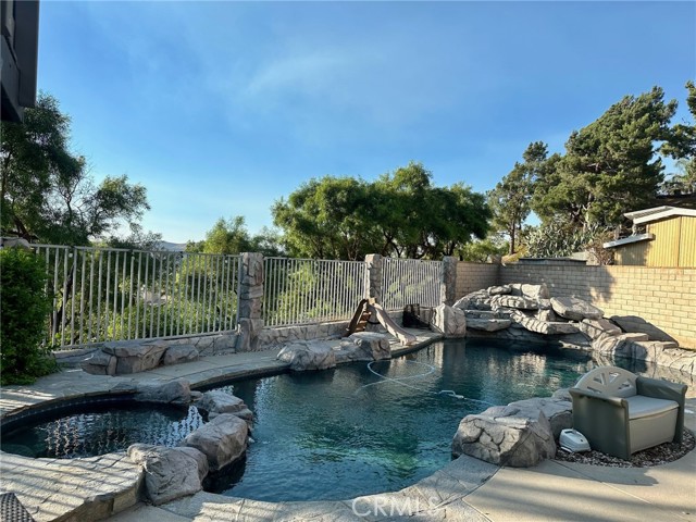 Detail Gallery Image 6 of 73 For 1140 Jonah Dr, Corona,  CA 92882 - 5 Beds | 2/1 Baths