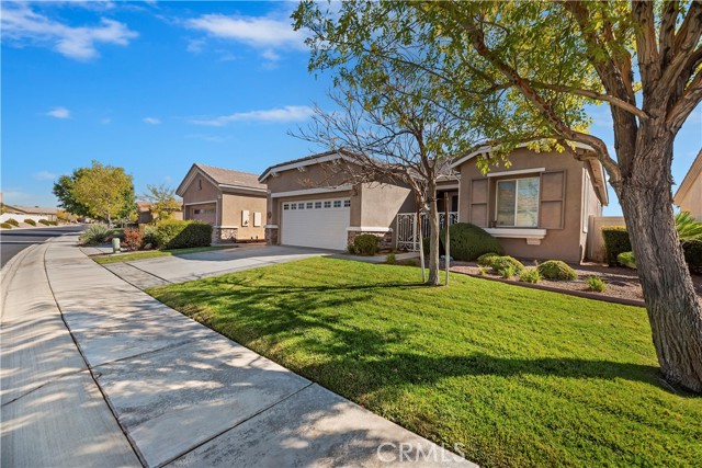 Detail Gallery Image 4 of 37 For 10509 Lanigan Rd., Apple Valley,  CA 92308 - 2 Beds | 2 Baths
