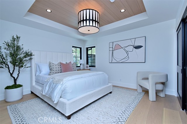 Detail Gallery Image 34 of 68 For 13327 Cheltenham Dr, Sherman Oaks,  CA 91423 - 4 Beds | 5/1 Baths