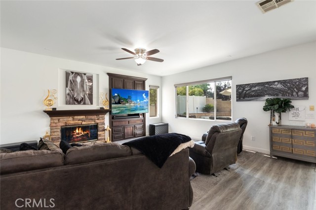 30567 Mill Valley Court, Murrieta CA: https://media.crmls.org/medias/6667aa06-51be-4a15-a699-ffd722e9a5b2.jpg