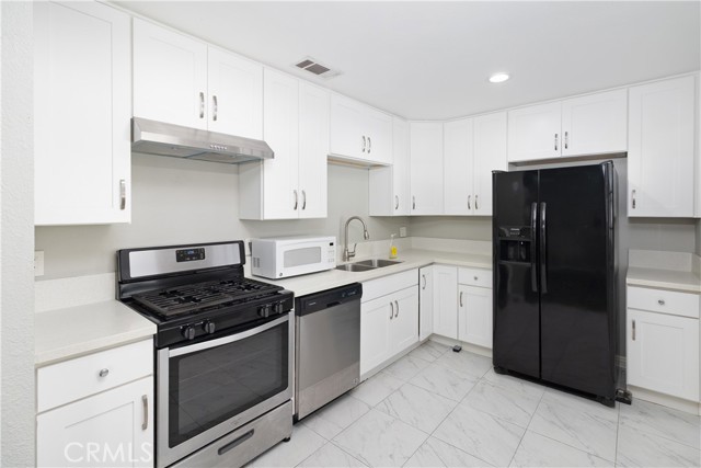 Detail Gallery Image 9 of 29 For 25636 Sun Ave, Loma Linda,  CA 92354 - 4 Beds | 2 Baths