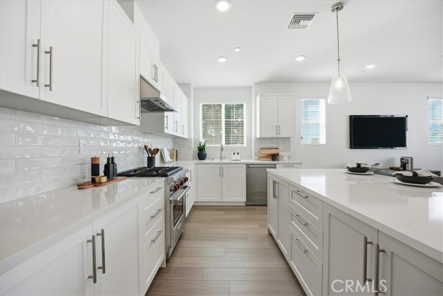 Detail Gallery Image 18 of 53 For 2392 Haley Point Drive #104,  Ventura,  CA 93003 - 3 Beds | 3/1 Baths