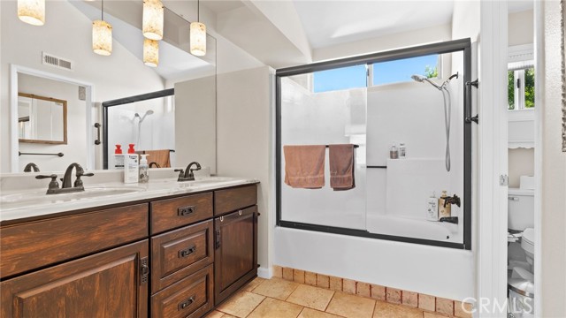 Detail Gallery Image 45 of 56 For 19765 Azure Field Dr, Newhall,  CA 91321 - 3 Beds | 2/1 Baths