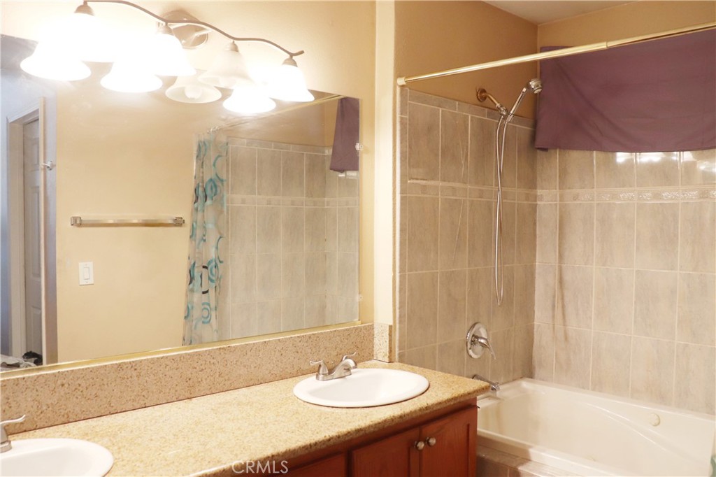 MLS #DW25180364 image #9