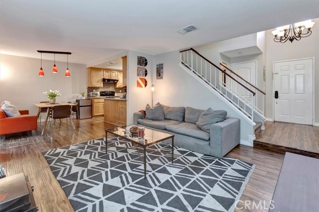 Detail Gallery Image 2 of 24 For 630 W Palm Ave #43,  Orange,  CA 92868 - 3 Beds | 2/1 Baths