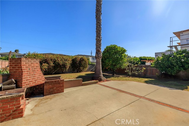 1832 9th Street, Manhattan Beach, California 90266, 3 Bedrooms Bedrooms, ,1 BathroomBathrooms,Residential,Sold,9th,SB24157439