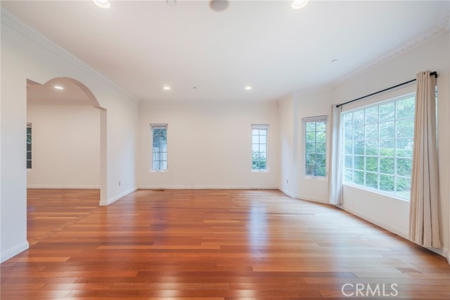 2913 Delaware Avenue, Santa Monica CA: https://media.crmls.org/medias/666b1d7a-24ef-42cf-a427-47dd2f10add7.jpg