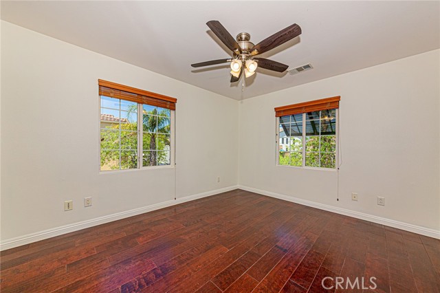 Detail Gallery Image 42 of 62 For 17730 Wren Dr, Canyon Country,  CA 91387 - 5 Beds | 3 Baths