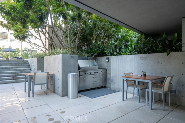 1155 South Grand Avenue, Los Angeles CA: https://media.crmls.org/medias/666b778f-6a3e-4a2b-b461-f1f6c6ec0fde.jpg