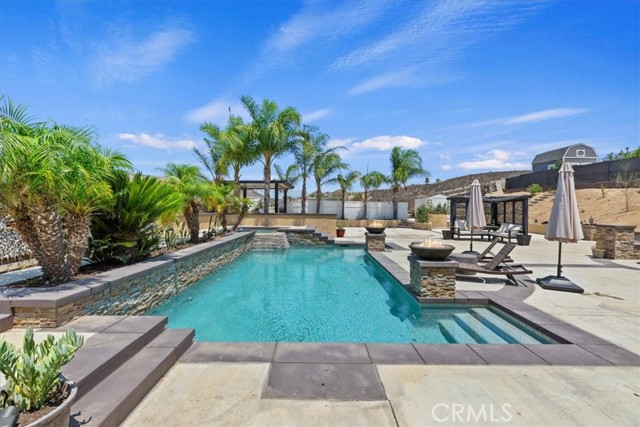 239 Cross Rail Lane, Norco CA: https://media.crmls.org/medias/666c4598-d686-4494-b659-730021198a52.jpg