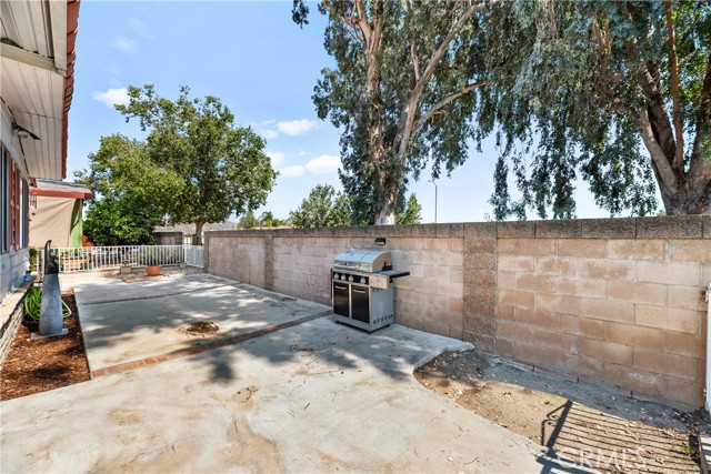1735 Mango Way, Hemet CA: https://media.crmls.org/medias/666d8300-9443-4ced-b30d-c564245195e4.jpg