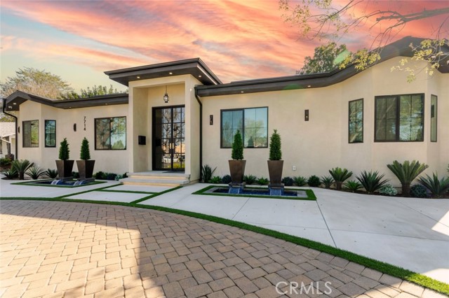 Detail Gallery Image 9 of 70 For 7714 Lasaine Ave, Northridge,  CA 91325 - 3 Beds | 4 Baths