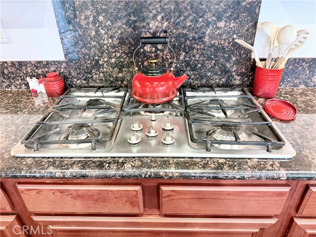 Detail Gallery Image 17 of 72 For 32102 Elk Grove Ct, Temecula,  CA 92592 - 4 Beds | 3/1 Baths