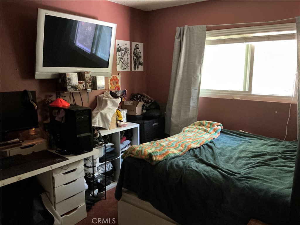 https://media.crmls.org/medias/6670016e-f6ab-4bd2-86bf-898628b7c350.jpg?preset=X-Large