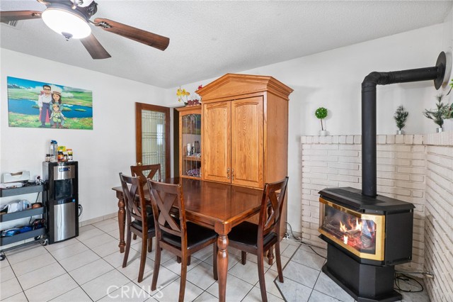 Detail Gallery Image 13 of 41 For 5950 Argyle, San Bernardino,  CA 92404 - 3 Beds | 3 Baths