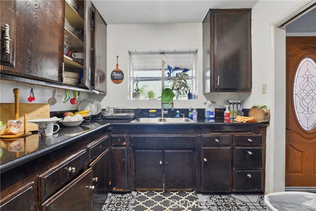 Detail Gallery Image 10 of 50 For 14276 Aztec St, Sylmar,  CA 91342 - 5 Beds | 4 Baths