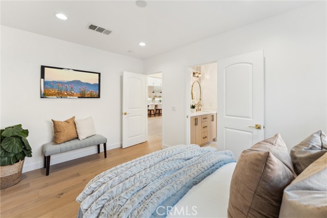 3945 S Norton Avenue, Los Angeles CA: https://media.crmls.org/medias/66710c6e-767f-4983-af68-3c900d8f5b7f.jpg