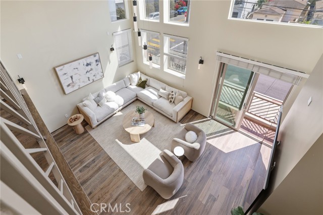 Detail Gallery Image 47 of 67 For 1745 Spreckels Ln, Redondo Beach,  CA 90278 - 3 Beds | 4/1 Baths