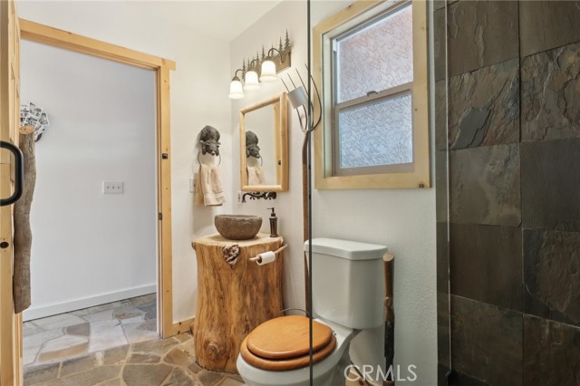 Detail Gallery Image 9 of 59 For 385 Iris Dr, Twin Peaks,  CA 92391 - 4 Beds | 3 Baths