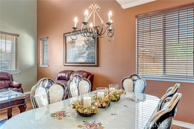 Detail Gallery Image 9 of 45 For 15356 Thistle St, Fontana,  CA 92336 - 5 Beds | 3 Baths